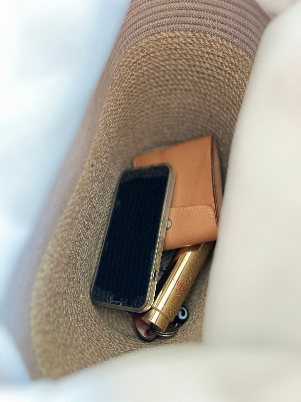 Torba Bawełniana-Jutowa — pojemne wnętrze, mieści telefon, portfel i kosmetyki, idealna na co dzień